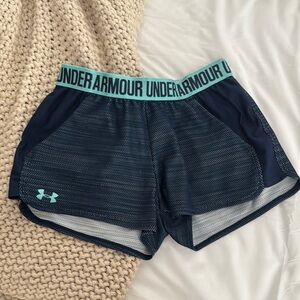 Under Armour Loose Heatgear Pull On Shorts with Pockets Size M